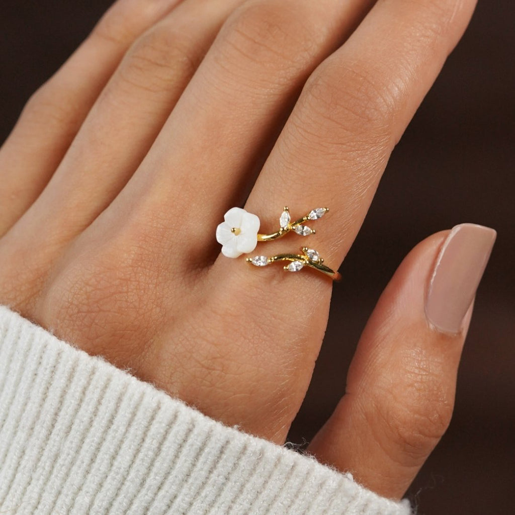 Gold Tone Floral and Leaf Open Ring